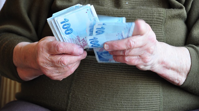 2018 yılı için Türk-İş, "Asgari ücret net bin 893 lira 90 kuruş olmalı" teklifini önermişti. 