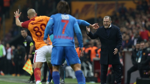 Fatih Terim sahaya girdi ortalık karıştı