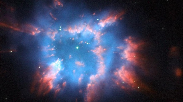 "NGC 6326" adlı, ölen bir yıldızın çevresinde oluşan gaz nebulasının fotoğrafı NASA'nın internet sitesinde yayınlandı.