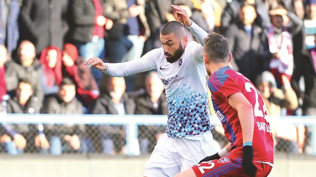 ​Trabzonspor, Süper Lig'de ilk yarının son haftasında konuk olduğu Kardemir Karabükspor ile 1-1 berabere kaldı.