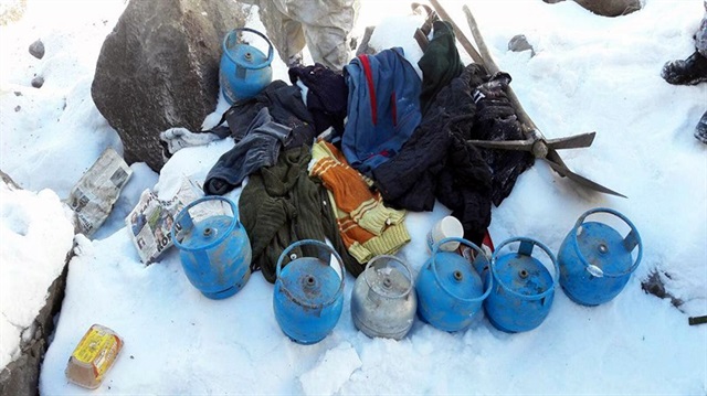 Tunceli’deki PKK operasyonunda çok sayıda  roketatar, silah, mühimmat ve yaşam malzemesi ele geçirildi.