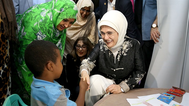 دار لتأهيل الأطفال المعاقين بالخرطوم تحتفي بزيارة أمينة أردوغان