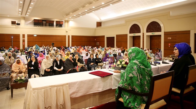 عقيلة الرئيس التركي تلتقي قيادات نسوية سودانية في الخرطوم