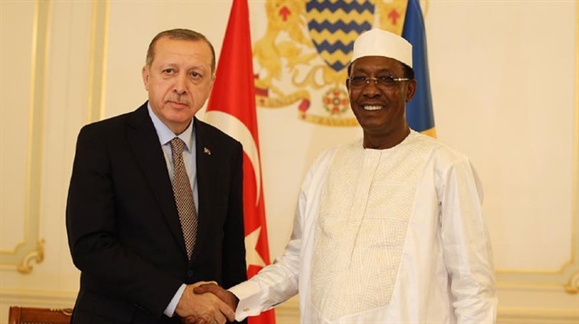 Turkish President Recep Tayyip Erdoğan (L) and Chadian counterpart Idriss Deby (R)