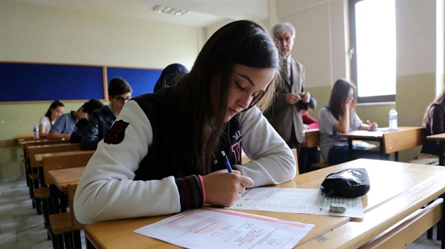 AÖL öğrenci giriş yaparak sınav sonuçlarınızı sorgulayabilirsiniz.