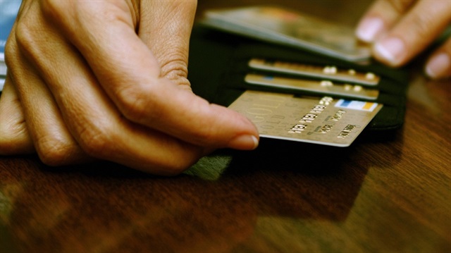 Kredi kartı ile İnternetten alışveriş için onaya uzatma.