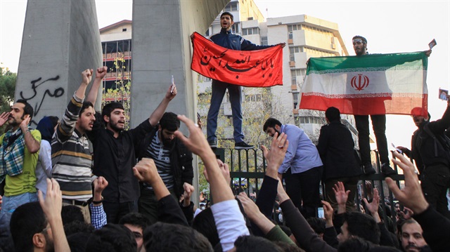 İran'da gösteriler büyüyor.   