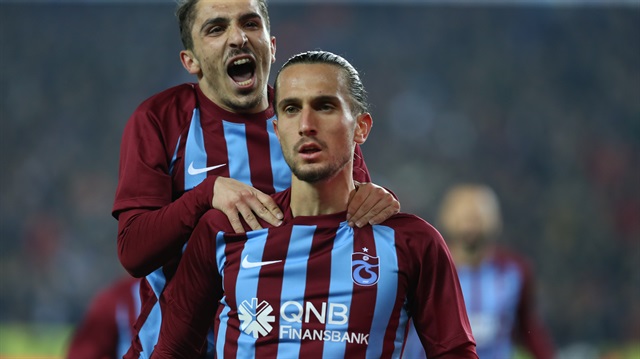 Yusuf Yazıcı ve Abdülkadir Ömür'ün Bursaspor maçındaki gol sevinci.