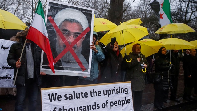 İran'da 14 şehirde binlerce kişi sokağa döküldü. Dünyanın farklı yerlerinde yaşayan İranlılar da protestolara destek için sokağa çıktı. (Londra, Reuters)