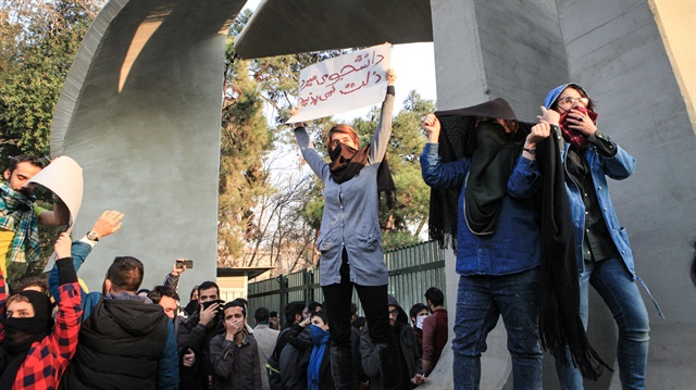 İran'da protestolar beşinci gününde