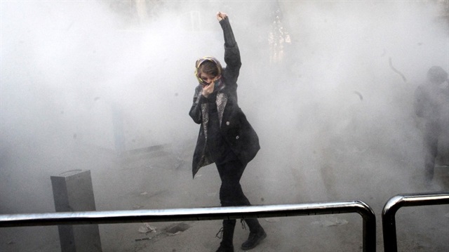 İran'daki protestolarda şu ana kadar 20 kişi hayatını kaybetti.