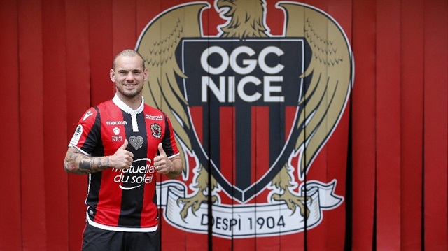 Sneijder, Fransa Ligi takımlarından Nice'te bekleneni verememişti.