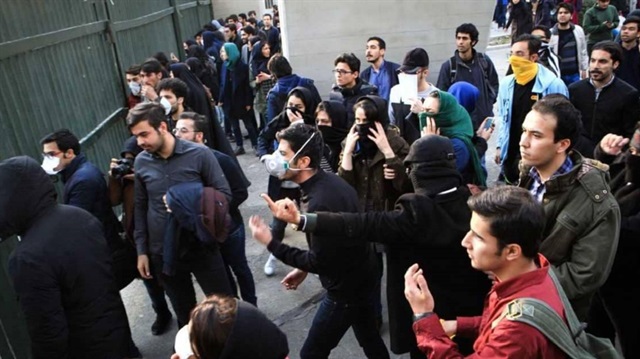 خبراء أتراك: إيران ستستخدم القوة لقمع المظاهرات قبل انتشارها أكثر