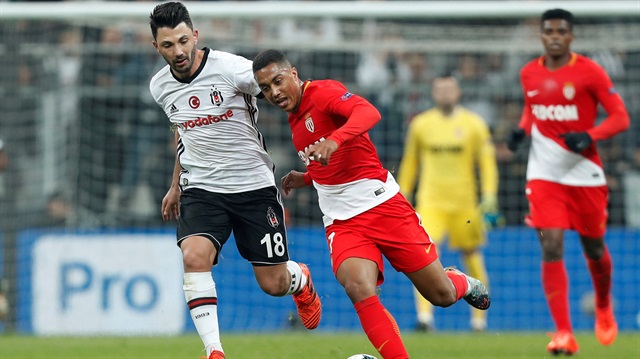 Futbol kariyerine Hamburg'da başlayan Tolgay Arslan 4 sezondur Beşiktaş forması giyiyor.