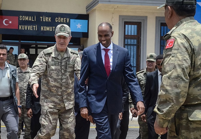 Genelkurmay Başkanı Hulusi Akar, Somali'deki Türk üssünün açılışına katılmıştı.