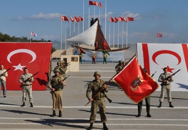 Kıbrıs Barış Harekatı ile adayı işgalden kurtaran Türkiye'nin adada 40 bin askeri bulunuyor.