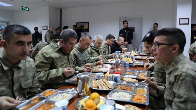 Kışlada yeni gıda dönemi başladı.