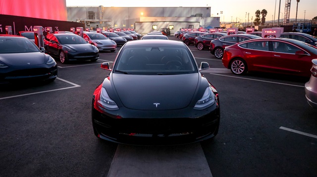Tesla, 2017'de rekor sayıda elektrikli otomobil sattı