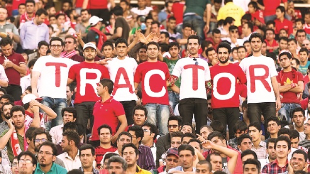 Traktörsazi ve Tahran merkezli İstiklâl futbol takımlarının maçlarının ülke genelinde yaşanan hadiselere paralel olarak bazı tahriklere maruz kalabileceği konuşuluyor.