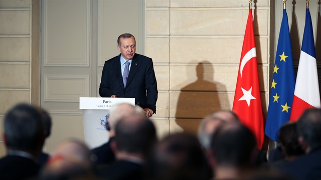 Cumhurbaşkanı Erdoğan, Fransa'da basın toplantısında konuştu