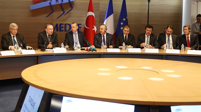 Cumhurbaşkanı Erdoğan, Paris'te iş dünyasının temsilcileri ile buluşmasında konuştu.