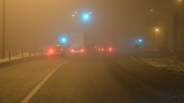 Ağrı'da yoğun sis ulaşımı olumsuz etkiliyor