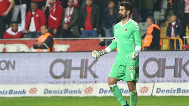 Volkan Demirel, sezon başında Fenerbahçe ile sözleşmesini uzatmıştı. 