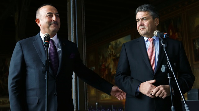Dışişleri Bakanı Mevlüt Çavuşoğlu ve Alman Bakan Sigmar Gabriel 