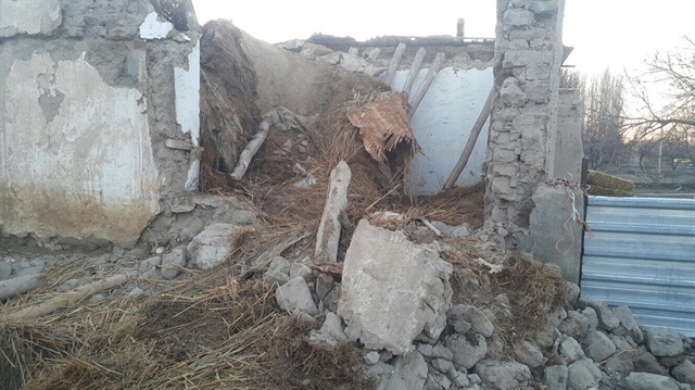 Kerpiç evin altında kalan dağıtım iznindeki asker yaşamını yitirdi