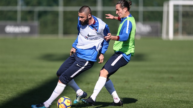Trabzonspor'da Burak Yılmaz şoku: Antrenmanda sakatlandı