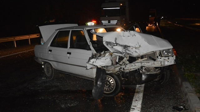 İzmir’de trafik kazası: 1’i ağır 2 yaralı