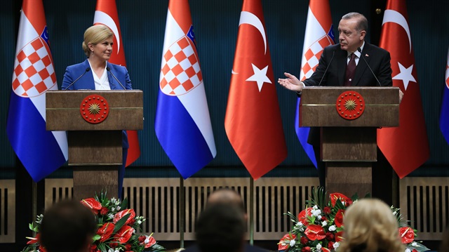 Cumhurbaşkanı Erdoğan, Ankara'da Hırvatistan Cumhurbaşkanı Kitarovic'le ortak basın toplantısı düzenledi.
