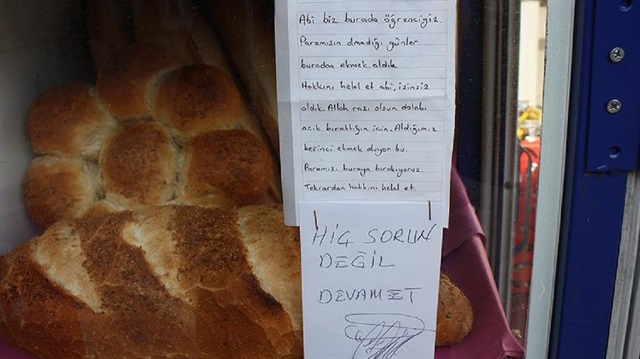 Bilecik Söğüt'e öğrenciler ekmek dolabına not bırakarak helallik istedi.