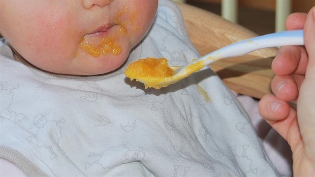 Fransa'da marketlerde bakterili bebek maması satılmış.