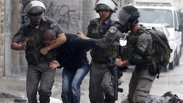 إسرائيل تعتقل 18 فلسطينيا في الضفة الغربية