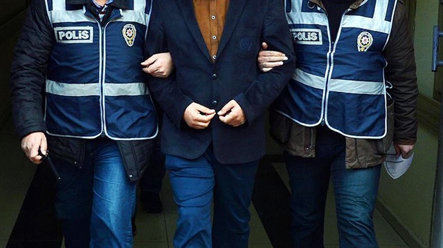 Arşiv: FETÖ'nün haberleşme programı 'ByLock' kullanan 3 zanlı tutuklandı.