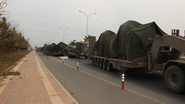 Suriye sınırındaki askeri sevkiyat Kilis ve Şanlıurfa'ya ulaştı.