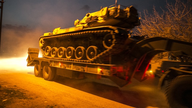 Gece yarısı Suriye sınırına tank sevkıyatı yapıldığı öğrenildi.
