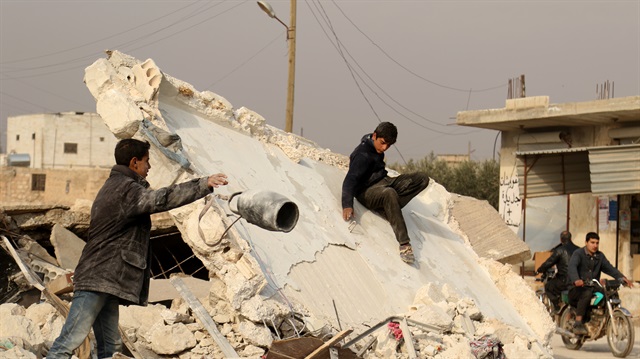 غارات جوية على إدلب والدفاع المدني يوثّق مقتل 14 مدنيًّا خلال يومين