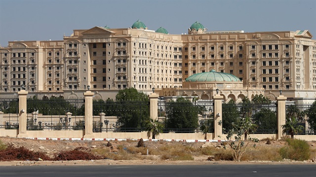 Ritz-Carlton Otel'de Kasım ayında düzenlenen tasfiye operasyonunda gözaltına alınan prensler tutuluyordu. 