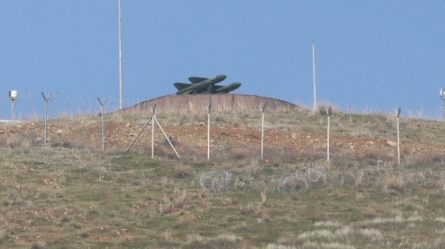 40 kilometre menzilli Hawk füze bataryaları görüntülendi. 