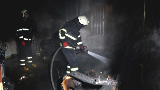 Adana'da çıkan yangın sonucunda bir kişi rahatsızlanarak hastaneye kaldırıldı. 