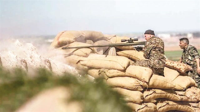 PKK, sınır hattında ise ABD'nin verdiği tanksavar silahlarıyla nöbet tutuyor. 