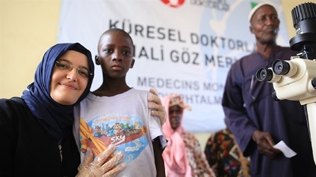 أطباء أتراك يعيدون النور لأعين مئات المرضى في النيجر