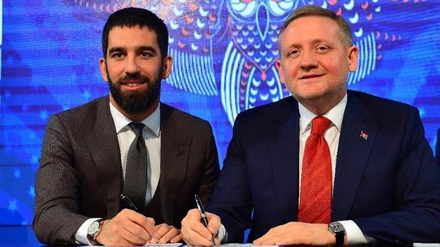 Arda Turan officially signs with Medipol Başakşehir