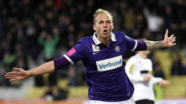 Holzhauser, Avusturya'da bu sezon çıktığı 30 maçta 9 gol attı, 10 da asist yapma başarısı gösterdi.
