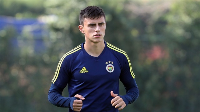 Fenerbahçe'nin Makedon yıldızı Eljif Elmas, sarı lacivertlilerle 5 yıllık sözleşme imzalamıştı.
