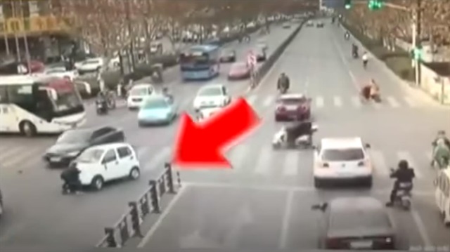 ​

بالفيديو: تنجو من الموت بعدما دهستها نفس السيارة مرتين