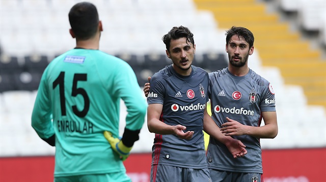 Beşiktaş'ın Manisaspor'u 9-0 yendiği maçta Mustafa Pektemek attığı golün ardından Emrullah Şalk'tan özür dilemişti. 