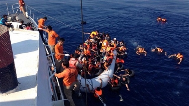 خفر السواحل التركي يُنقذ 49 مهاجراً في بحر إيجة